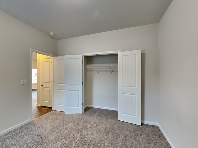 Building Photo - Available Now!! St Andrews Area!!