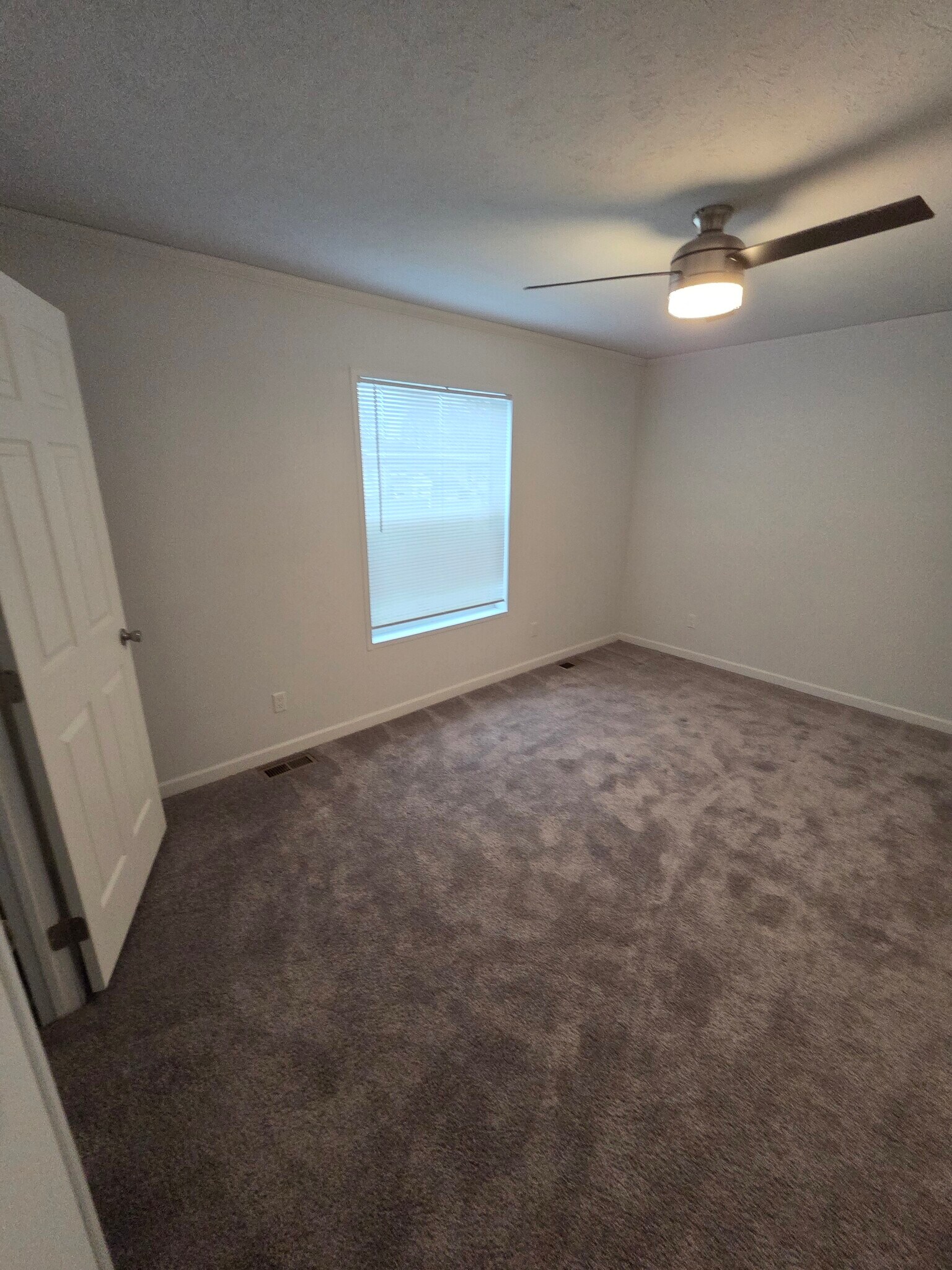 Building Photo - 55 Hickory Ln