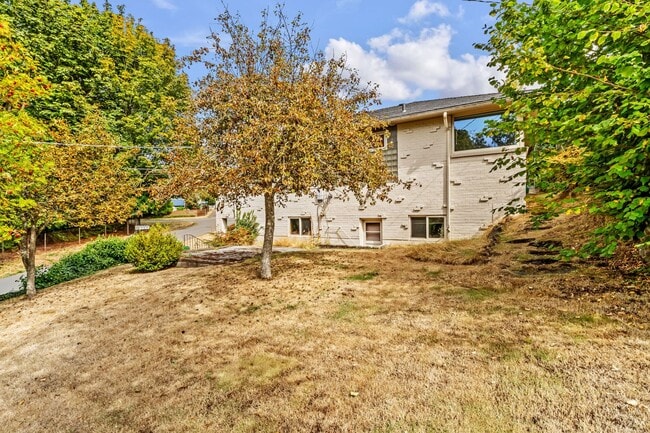 Building Photo - 3535 43rd Ave W