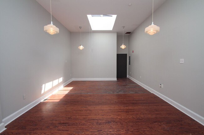 Building Photo - 1527 South St