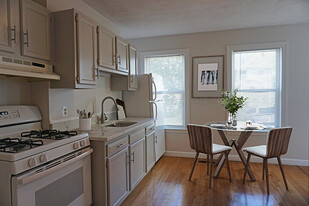 Building Photo - 20 Norumbega Ter