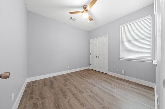 Building Photo - 1214 Vargas Rd