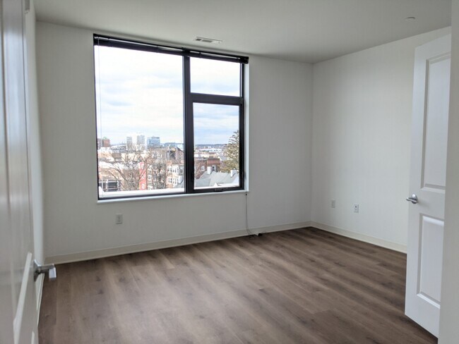 Building Photo - 91 Brighton Ave