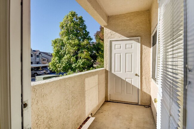 Building Photo - 3855 Strawberry Field Grove