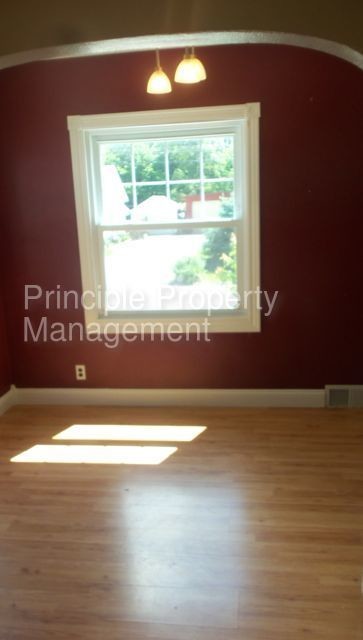 Building Photo - House in Central Peoria