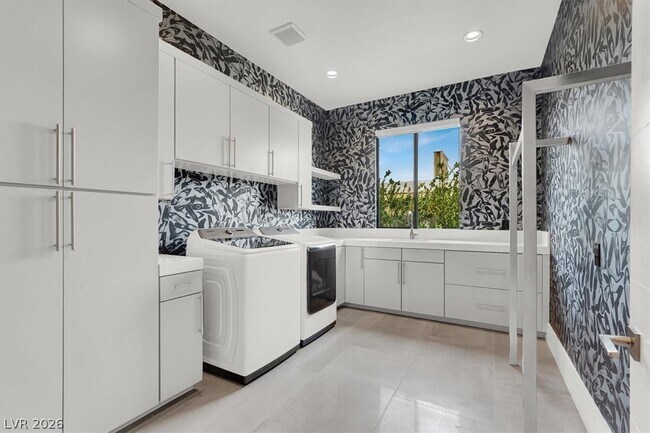 Building Photo - 20 Pebble Hills Ct
