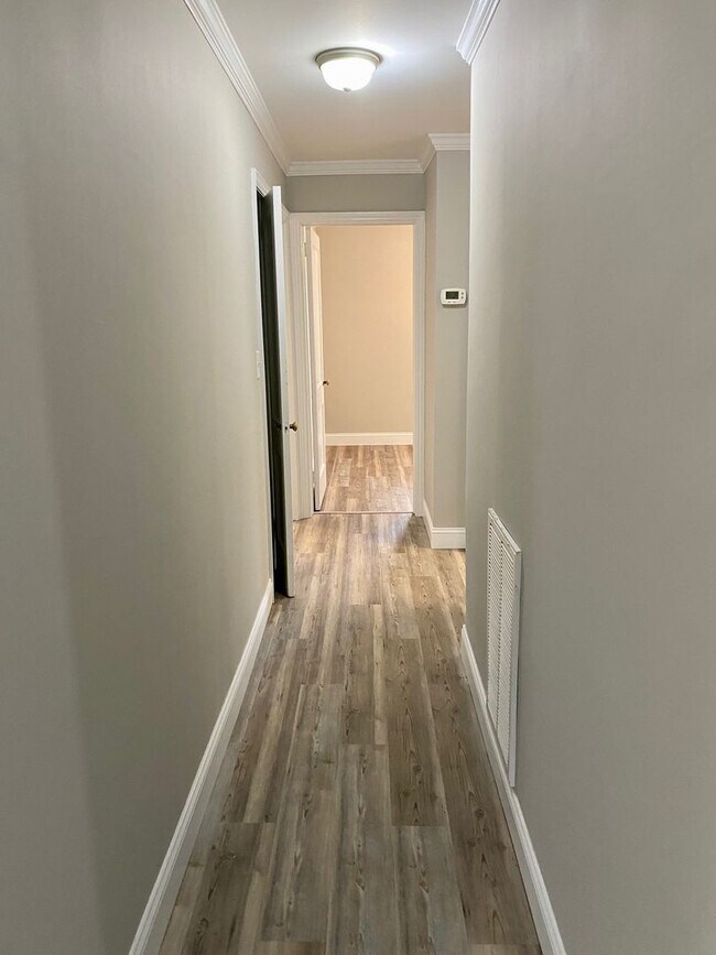 Building Photo - West AVL - Remodeled and Ready!
