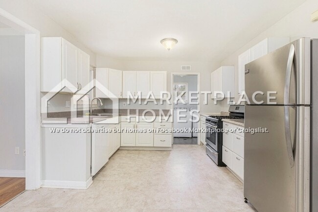 Building Photo - 25161 Patricia Ave