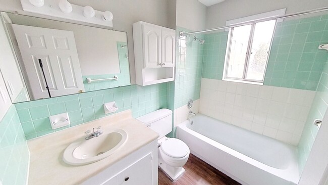 Building Photo - 146 Woodhill Dr