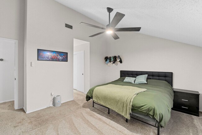 Building Photo - 3 Bedroom/2.5 Bath Northwest Park