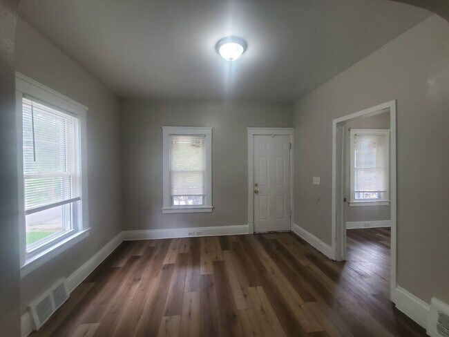 Building Photo - 3586 W 69th St