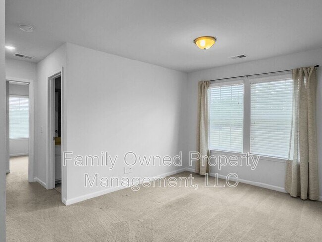 Building Photo - 209 Firewheel Ct