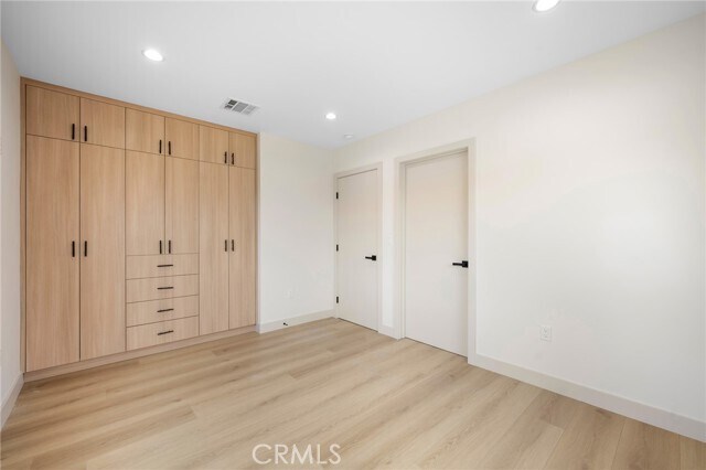 Building Photo - 918 University Ave