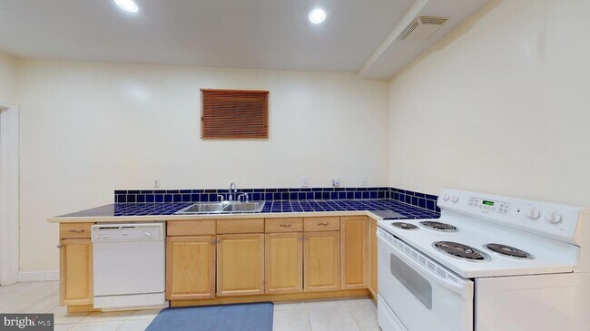 Building Photo - 9710 Middleton Ridge Rd