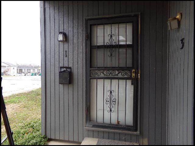 Building Photo - 1807 Sanford Dr