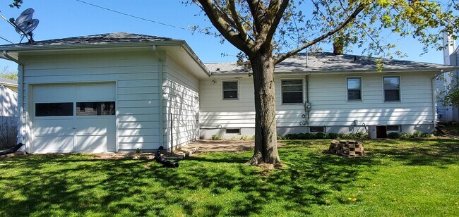 Building Photo - 3339 Henderson Ave SE