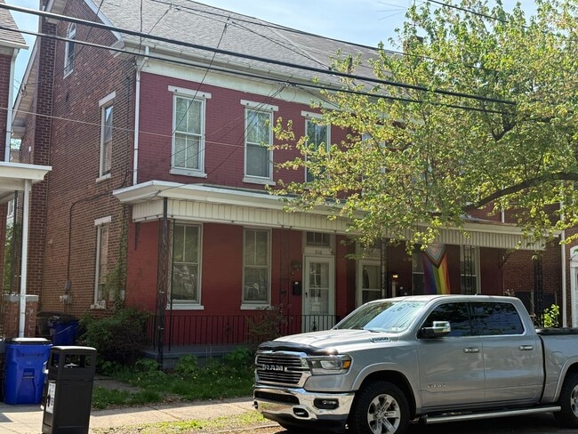 Building Photo - Beautiful Victorian Rowhome with Modern Updates – Available Now!