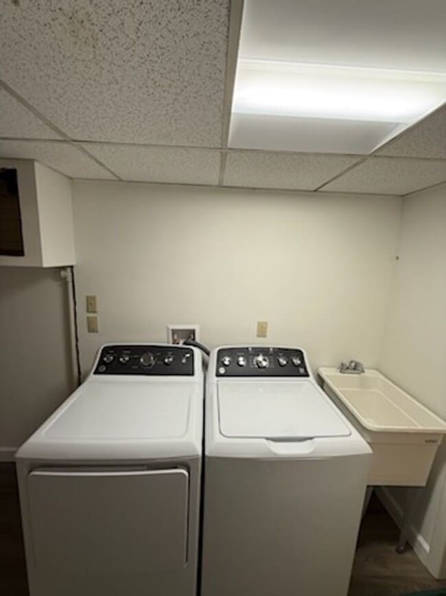 Building Photo - UPDATED 4/BR in Glover Park!