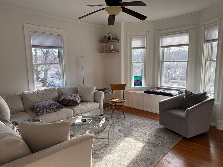 Building Photo - 186 Arborway