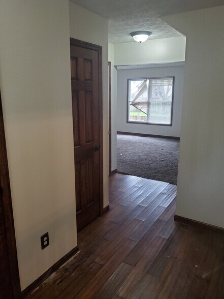 Building Photo - 1864 Pine Grove Pl