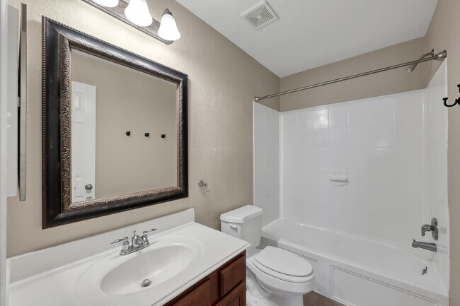 Building Photo - 51 Panterra Way