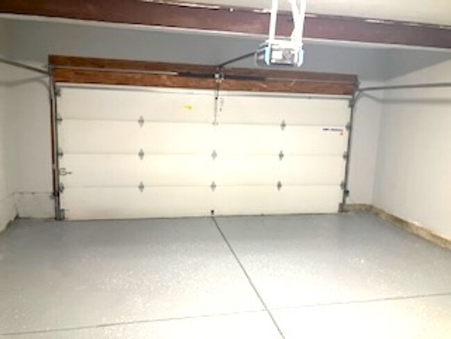 Building Photo - ***Spacious DREAM HOME w/Fresh Paint New A...