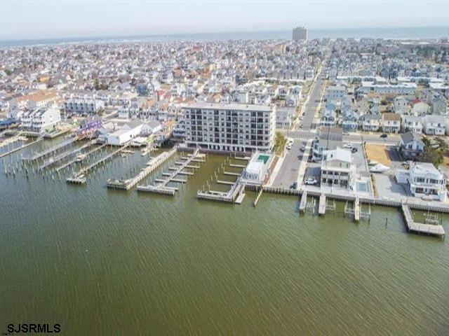 Building Photo - 336 Bay Ave