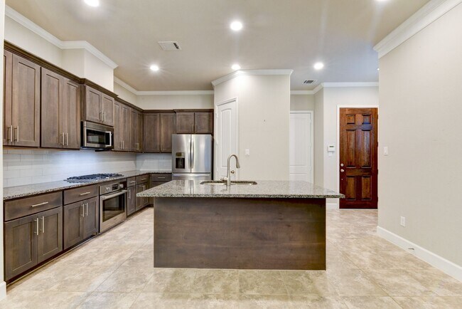 Building Photo - Beautiful Home Right on Durham Drive!