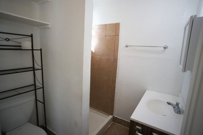 Building Photo - 430 Crawford St