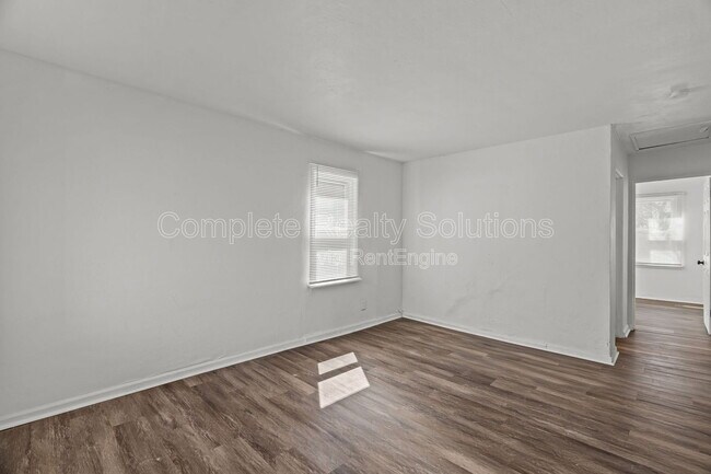 Building Photo - 9823 Winkler Dr