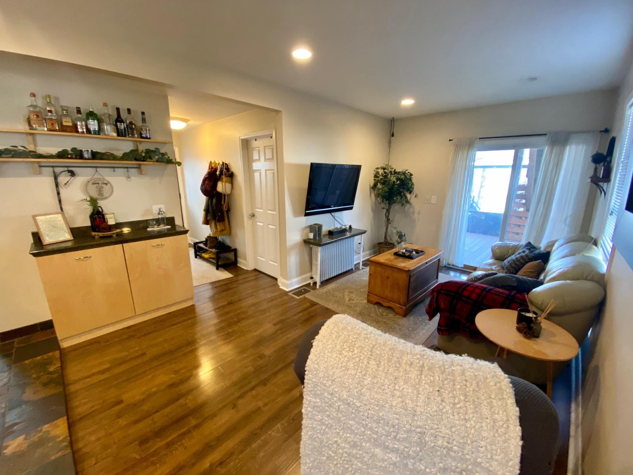 Unit 1 - 4538 Wentworth Ave