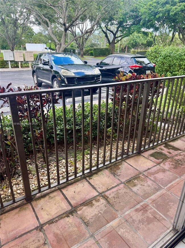 Building Photo - 110 Gardens Dr