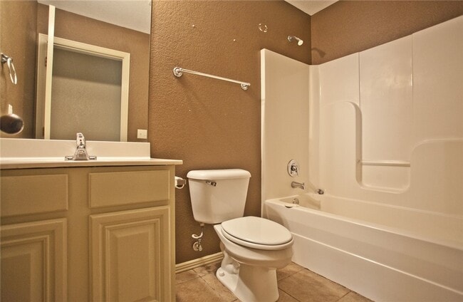 Building Photo - 3012 S B St