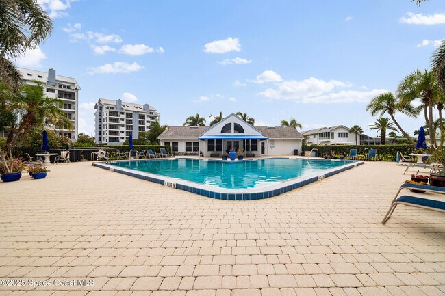 Building Photo - 215 Ballyshannon St