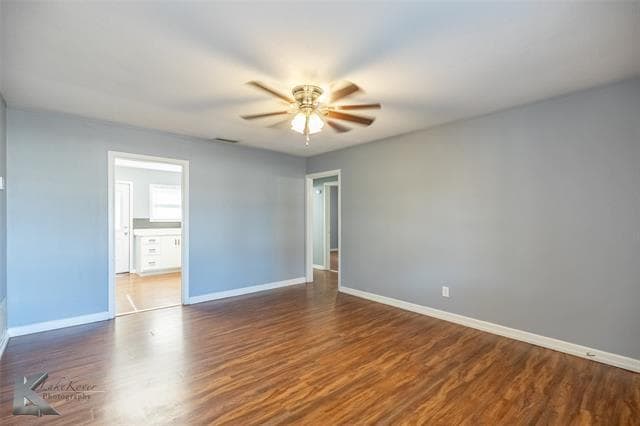 Building Photo - 1225 S La Salle Dr