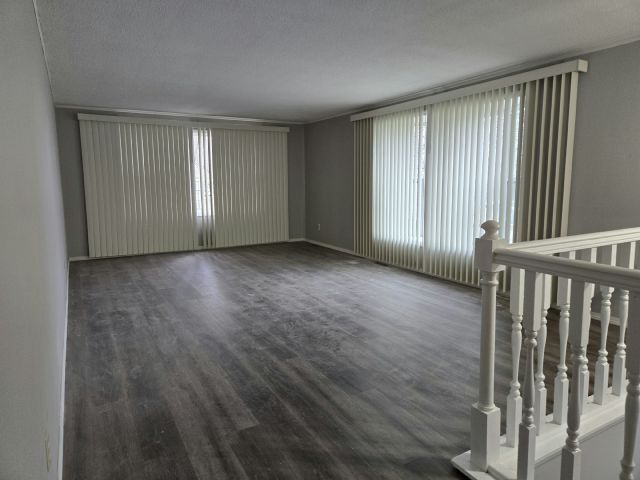 Building Photo - 406 Viking Terrace