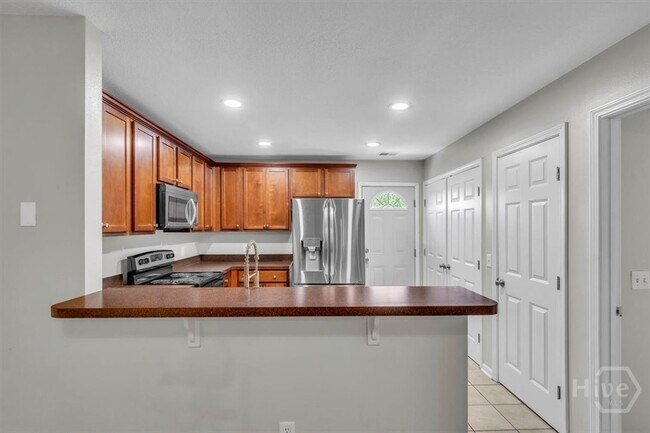 Building Photo - 35 Valley Oak Dr