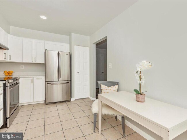 Primary Photo - 11349 Appledowre Way