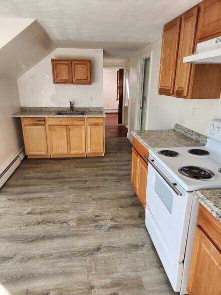 Building Photo - 2 Seminole St