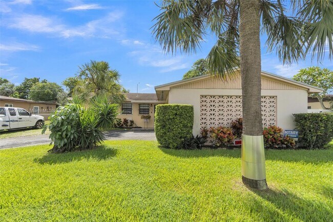 Building Photo - 2860 NW 184th St
