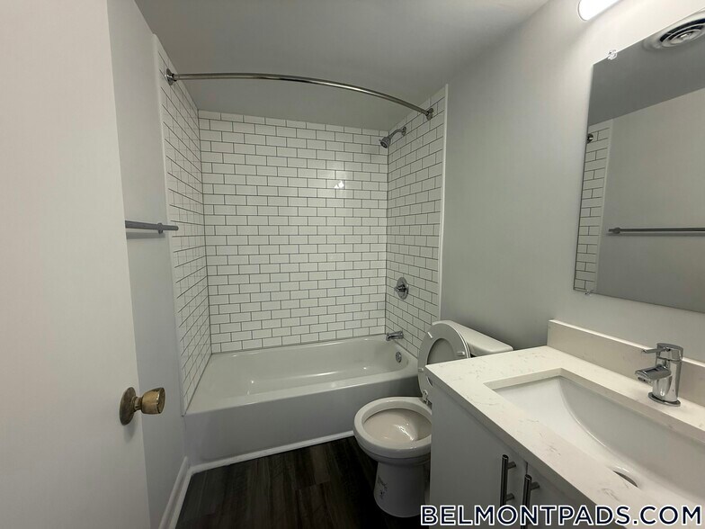 Building Photo - 55 Hill Rd