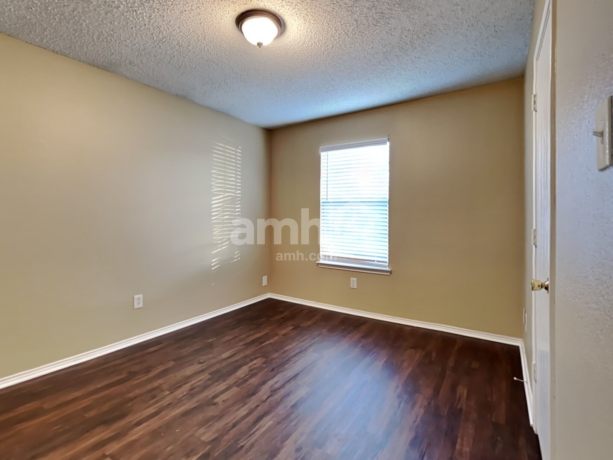 Building Photo - 2970 Marquis Ln