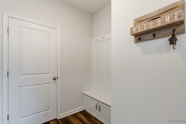 Building Photo - 5649 Rohan Pl