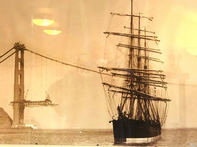 Building Photo - 2371 Vista Del Mar