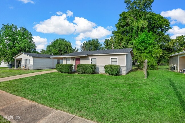 Building Photo - CUTE 3 BEDROOM 1 BATH