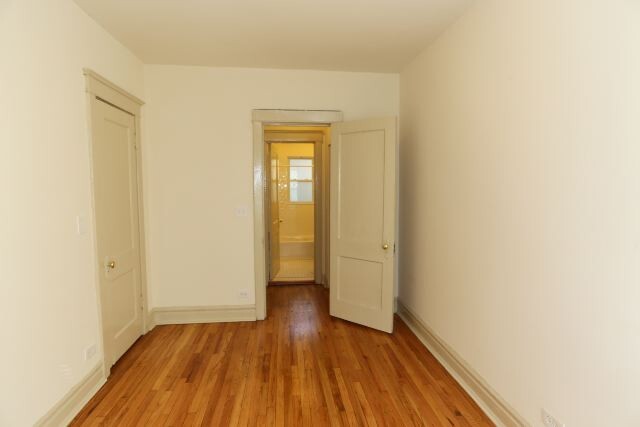 Building Photo - 4710 N Racine Ave