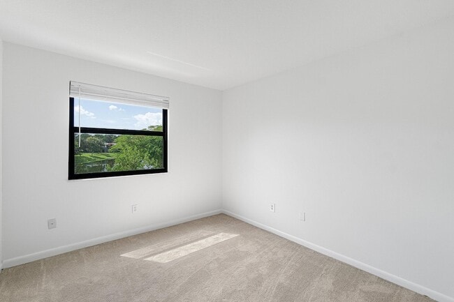 Building Photo - 439 NW 36th Ave