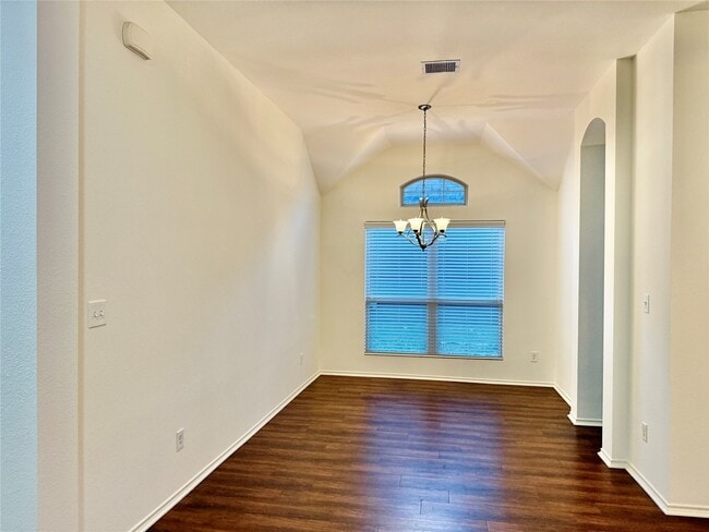 Building Photo - 962 Oak Lynn Dr