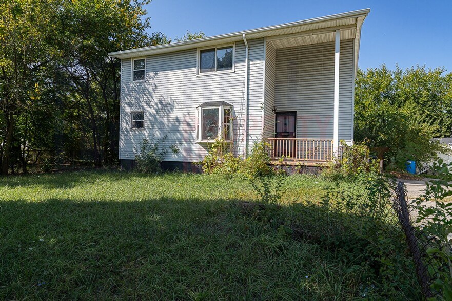 Building Photo - 3060 Charles Carr Pl