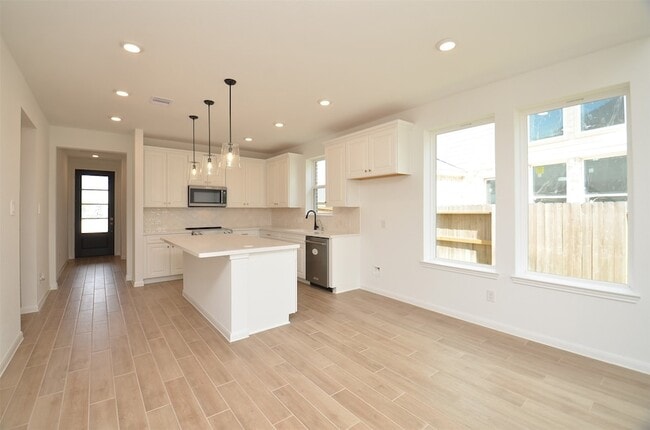 Building Photo - 5631 Pearl Vis Dr